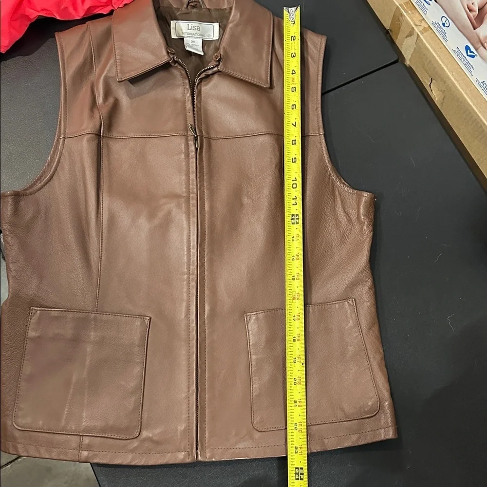 Lisa International women’s Brown genuine Leather Vest with front zipper size M - Picture 9 of 9